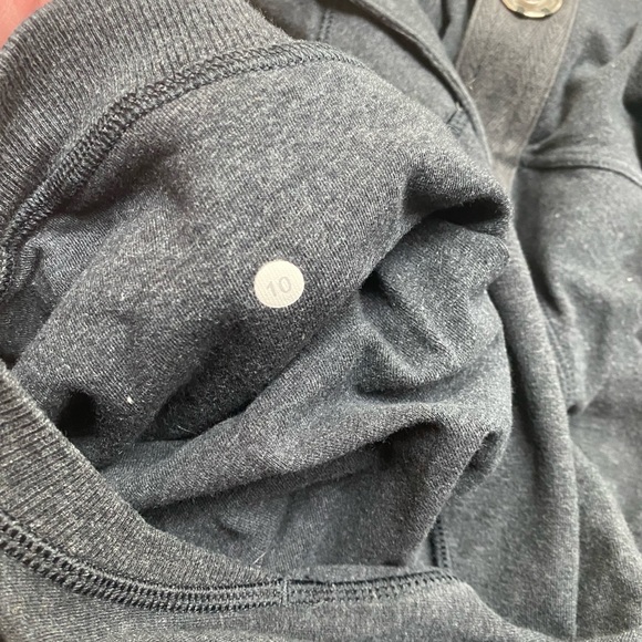 Lululemon Refresh Snap Up Grey Women's Sweatshirt, Size 10 - Picture 2 of 6